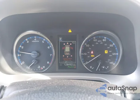 2016 Toyota Rav4 Limited z USA, uszkodzony, nr VIN 2T3DFREV0GW447099